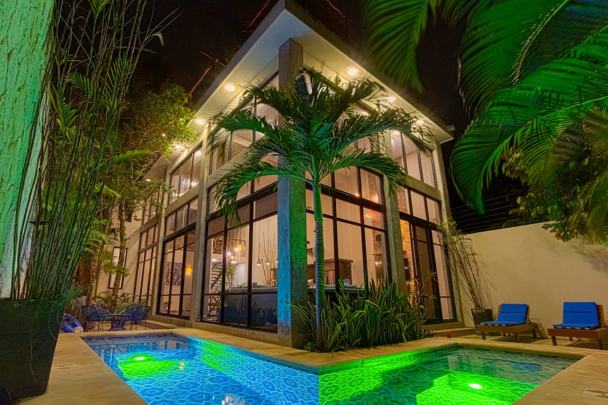 Sun in Soul villa and private pool at night